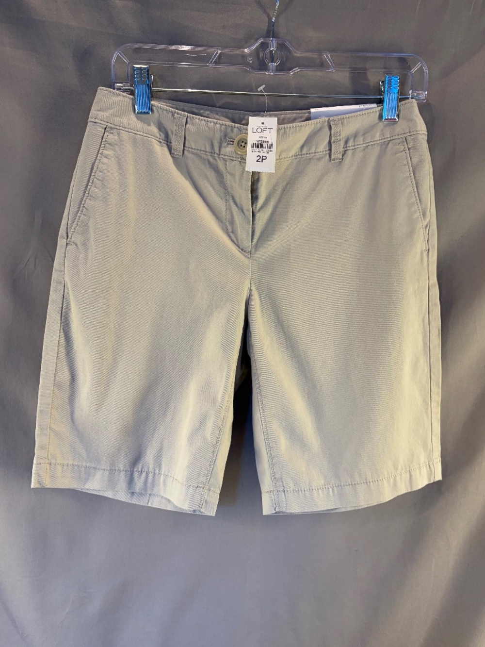 LOFT Petite the Original Shorts 9" inseam, Khaki color - Size 2P (NWT)